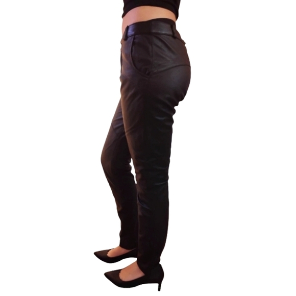 Wardrobe Staple | Woman's Fitted Leather Trouser - Picture 4 of 16